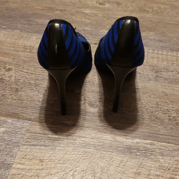 Heels - Picture 3 of 3